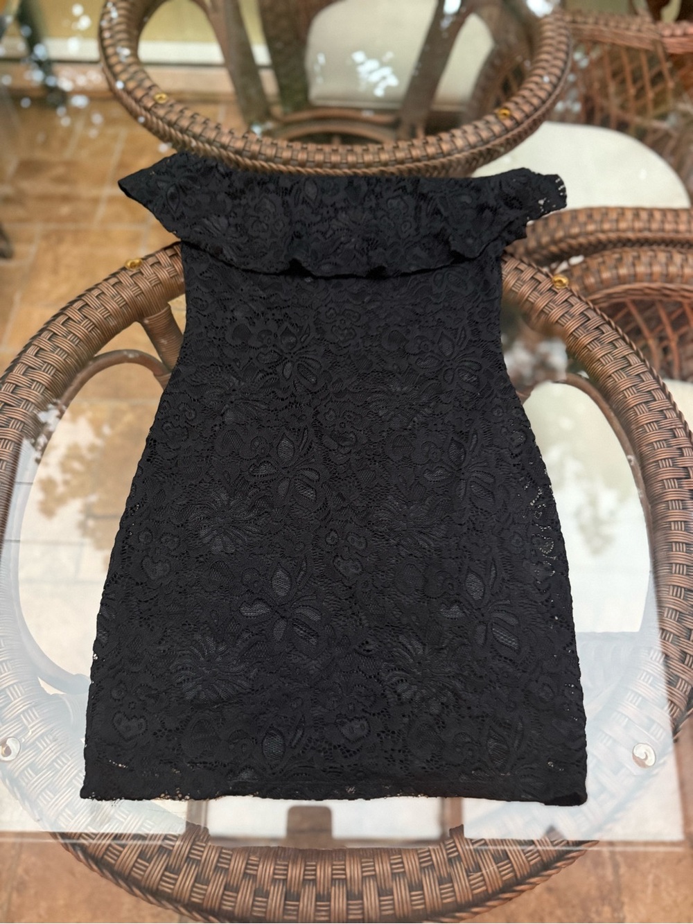 Off-Shoulder Black Lace Bodycon Dress